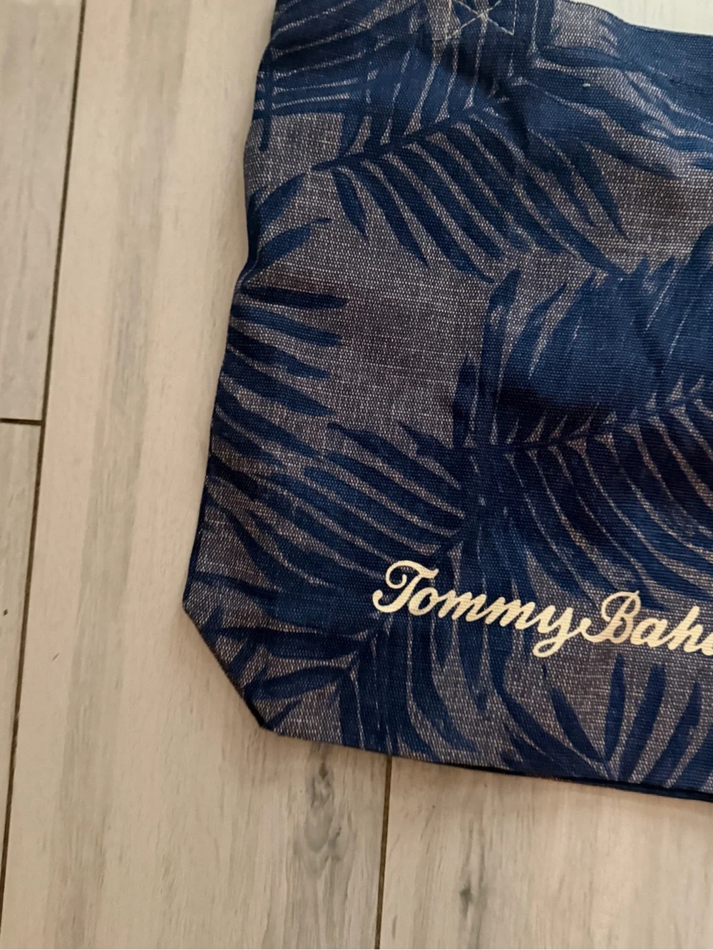 Tommy Bahama Blue Beach Leaves Palm Tote Bag Rolled Handles Beach Travel Clean